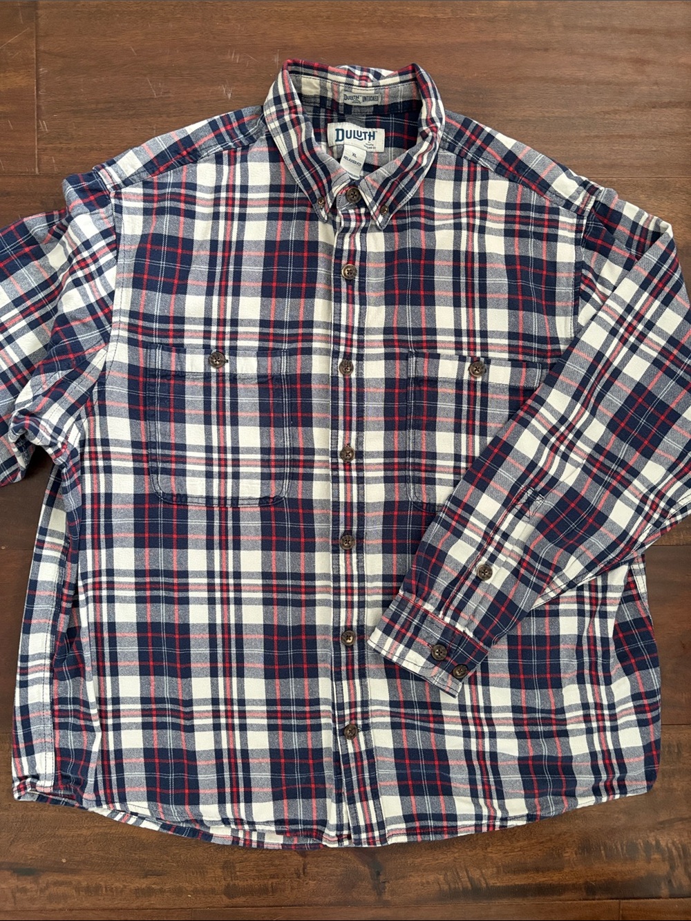Duluth Trading Co Men’s Navy, Red & White Plaid Button-Down Shirt